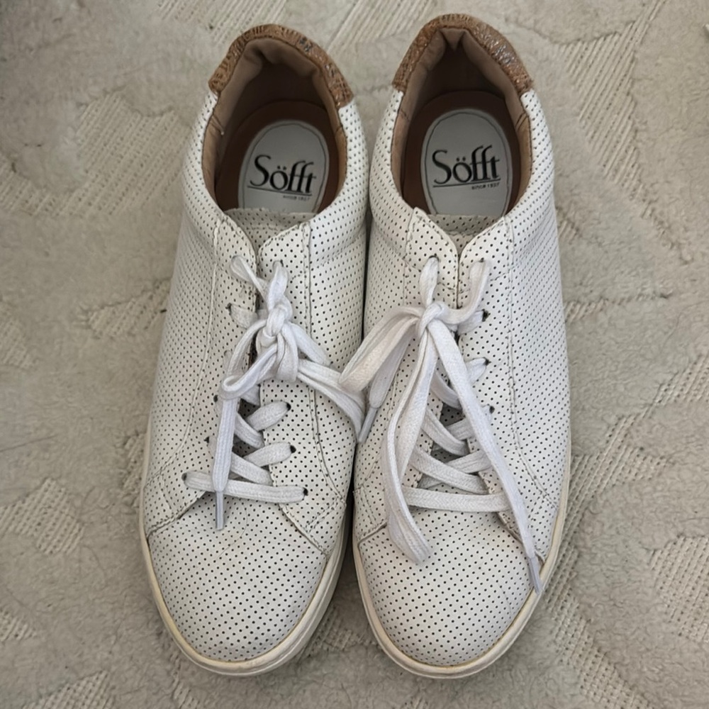 Sofft White Minimalist Leather Sneakers